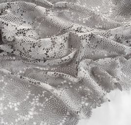 Krajka hrubá květinový vzor šedá