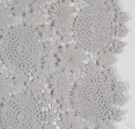 Krajka hrubá květinový vzor šedá