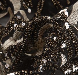 Krajka výšivka na tylu doplněna flitry černozlatá