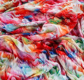 Viskozová šatová látka tisk abstrakt červenorůžová