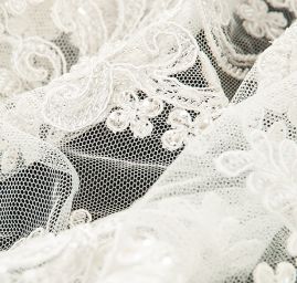 Krajka výšivka na tylu smetanová