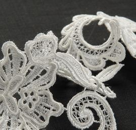 Krajka zdobný lem slonová kost