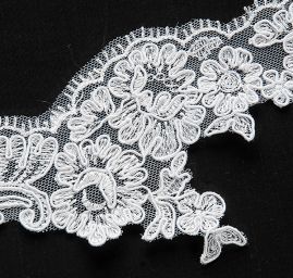 Krajka lem bílá výšivka na tylu