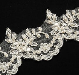 Krajka lem slonová kost  perličky/flitry/korálky