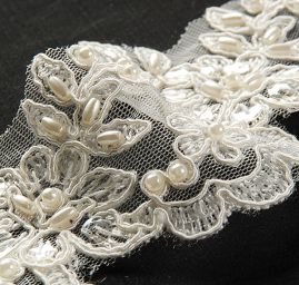 Krajka lem slonová kost  perličky/flitry/korálky