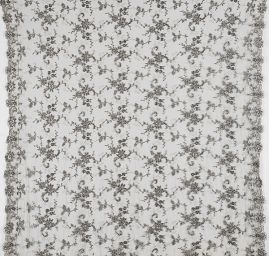 Krajka výšivka na tylu rokajl/korály/flitry šedá