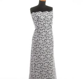 Efektní hrubá krajka bílá