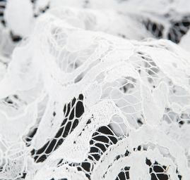 Krajka vzorový tyl s výšivkou bílá