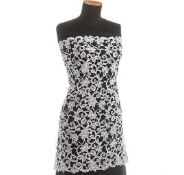 Krajka luxusní plastický vzor bílá