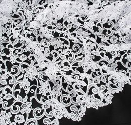 Krajka luxusní plastický vzor bílá