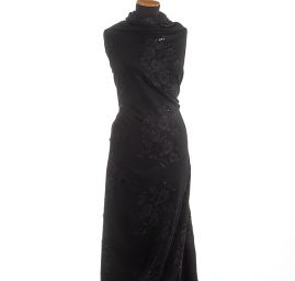 Vlněná látka s krajkovou aplikací černé barvy