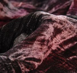 Samet kreš batika vínovočerná