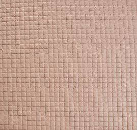 Prošev geometrický vzor kostky béžový