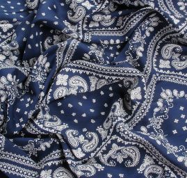 Viskozová šatová látka paisley vzor bílomodrá
