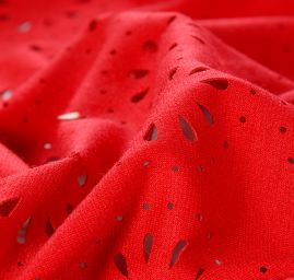 Úplet prořezávaný vzor květů červený