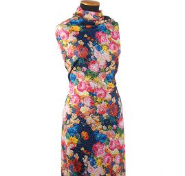 Pletenina s plastickou strukturou piké květy modrá