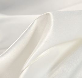 Pružný satén hladký slonová kost