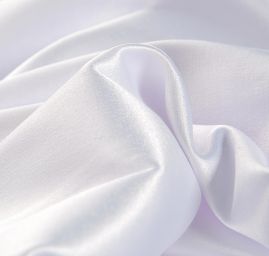 Pružný bílý satén hladký