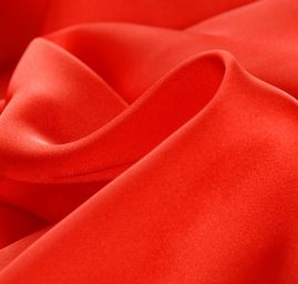 Jemný hladký satén červený