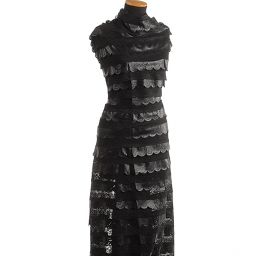 Tyl doplněný krajkovou imitací koženky a volánky