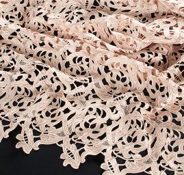 Efektní hrubá krajka květ/ornament béžová