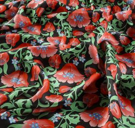 Hedvábný atlas květinový vzor červený