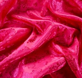 Brokát krojový nepružný fuchsiový