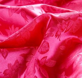 Brokát krojový nepružný fuchsiový