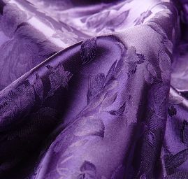 Brokát krojový nepružný tmavě fialová 