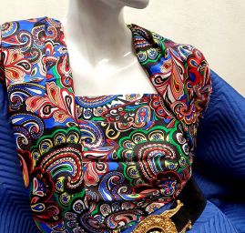 Prošev saténový černý/modrý geometrický vzor