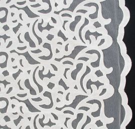 Krajka tylová sametové aplikace bílá