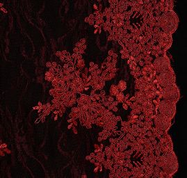 Krajka na vzorovém tylu květy vínová