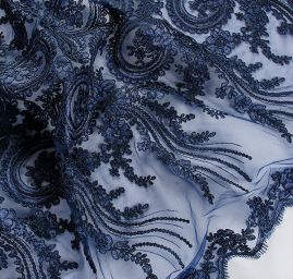 Krajka bordurová na tylu květy/ornament tm.modrá