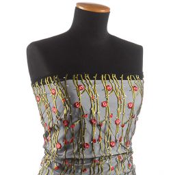 Tyl s výšivkou květů