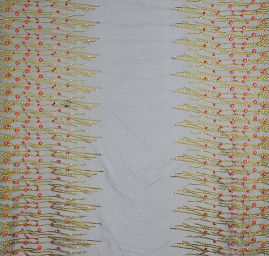 Tyl s výšivkou květů