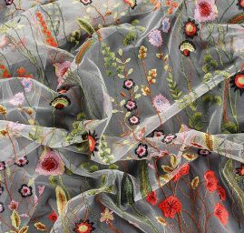 Krajka výšivka na tylu louka/motýlci bílý tyl