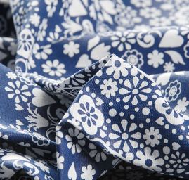 Bavlněná látka modrotisk slovácký vzor bílá/modrá