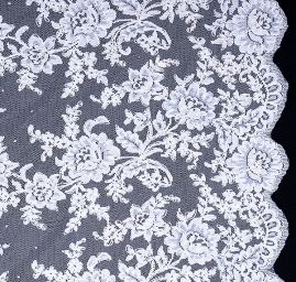 Krajka výšivka na tylu v barvě slonové kosti