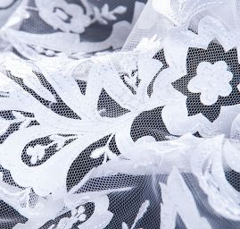 Efektní krajka vyšívaný tyl v barvě slonové kosti