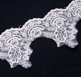 Exkluzivní krajka lem ve smetanová