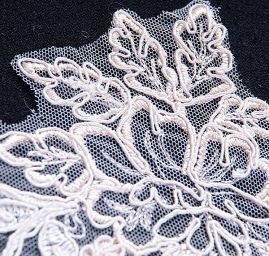 Exkluzivní krajková aplikace L+P  smetanová