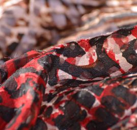 Efektní šifon zvířecí motiv