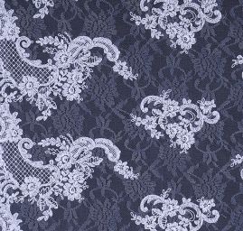 Krajka romantická výšivka na tylu bílá