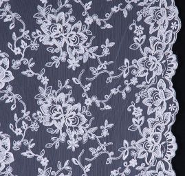 Krajka výšivka na tylu květinový motiv slonová kost II.jakost