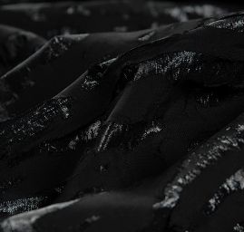 Lamé vrstvená textilie černá větší vzor