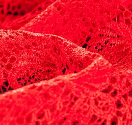 Efektní hrubá krajka motiv květů