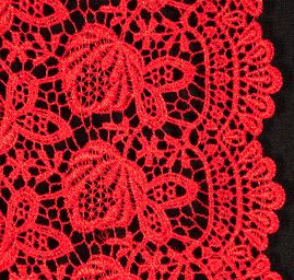 Efektní hrubá krajka motiv květů