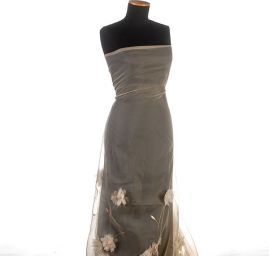 Organza s výšivkou a plastickými květy béžovožlutá