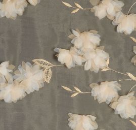 Organza s výšivkou a plastickými květy béžovožlutá