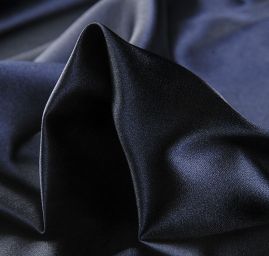 Satén pružný jemný tmavě modré barvy
